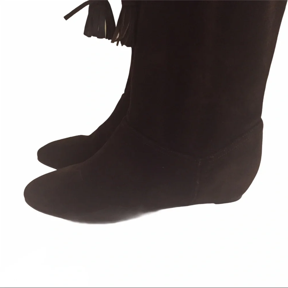 BCBG PL-Giselle Tassel Knee Suede Brown Boots 6.5